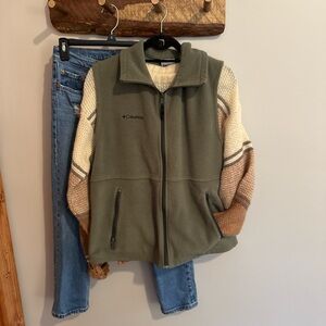 Columbia vest